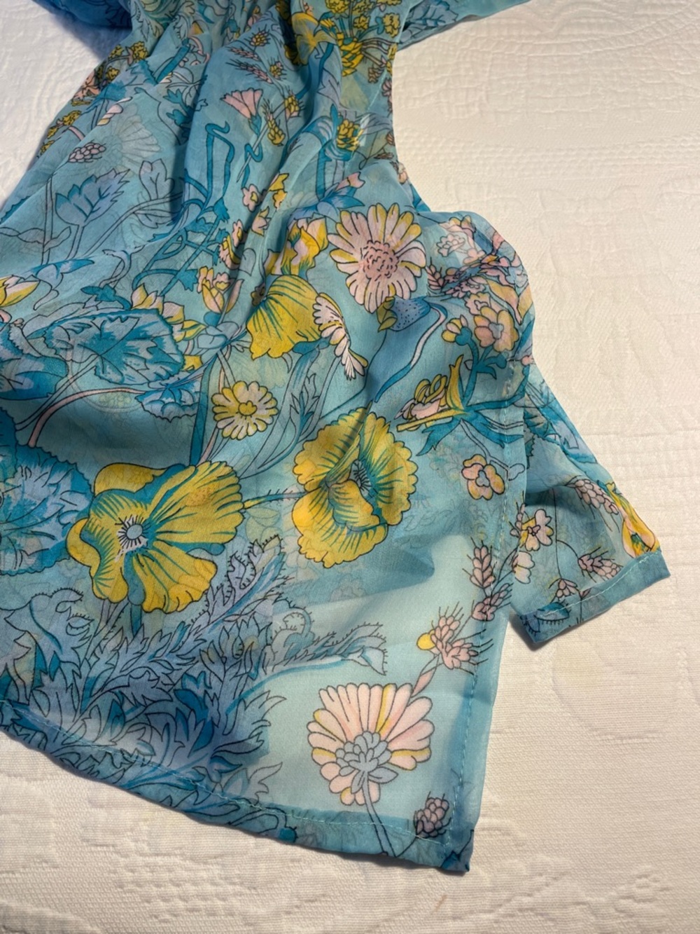Beach Cover-up. Delicately fabric & flows with lights colors at the beach. - Picture 14 of 16